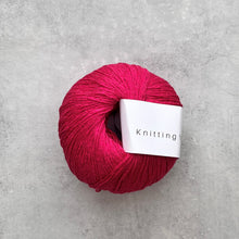 Načítať obrázok v galérii, Knitting for Olive Pure Silk | Pink Daisies