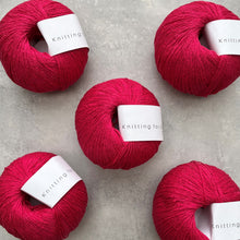 Načítať obrázok v galérii, Knitting for Olive Pure Silk | Pink Daisies