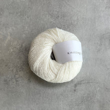 Načítať obrázok v galérii, Knitting for Olive Merino | Snowflake