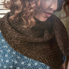 Načítať obrázok v galérii, Knitting outside the box | Kniha