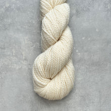 Načítať obrázok v galérii, Woolstok Worsted | Highland Fleece