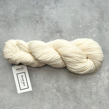 Načítať obrázok v galérii, Woolstok Worsted | Highland Fleece
