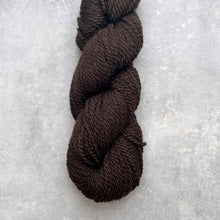 Načítať obrázok v galérii, Woolstok Worsted | Dark Chocolate