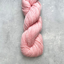 Načítať obrázok v galérii, Woolstok Worsted | Quartz Crystal