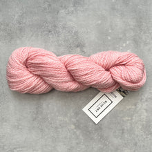 Načítať obrázok v galérii, Woolstok Worsted | Quartz Crystal