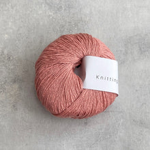 Načítať obrázok v galérii, Knitting for Olive Pure Silk | Rhubarb Juice