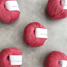 Načítať obrázok v galérii, Knitting for Olive Pure Silk | Raspberry Pink