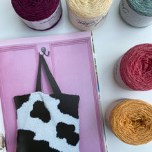 Načítať obrázok v galérii, The Knitter&#39;s Bible: Knitted Bags | Kniha