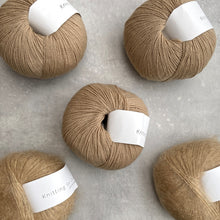Načítať obrázok v galérii, Knitting for Olive Soft Silk Mohair | Trenchcoat