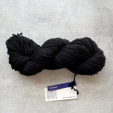 Načítať obrázok v galérii, Malabrigo Arroyo | Black 195