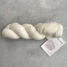 Načítať obrázok v galérii, Rosy Green Cheeky Merino Joy | Edelweiss
