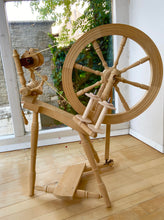 Načítať obrázok v galérii, Prelude | Kolovrátok I Spinning Wheel