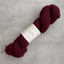 Načítať obrázok v galérii, Le Petit Lambswool | Burgundy Grey